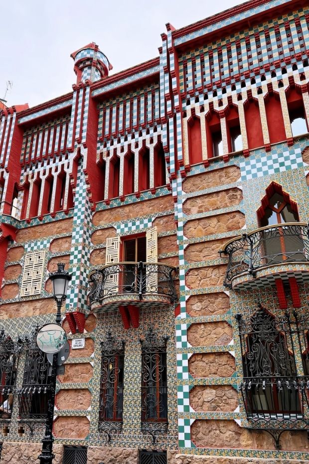 12 Best Barcelona Attractions From Gaudi to Mediterranean Magic