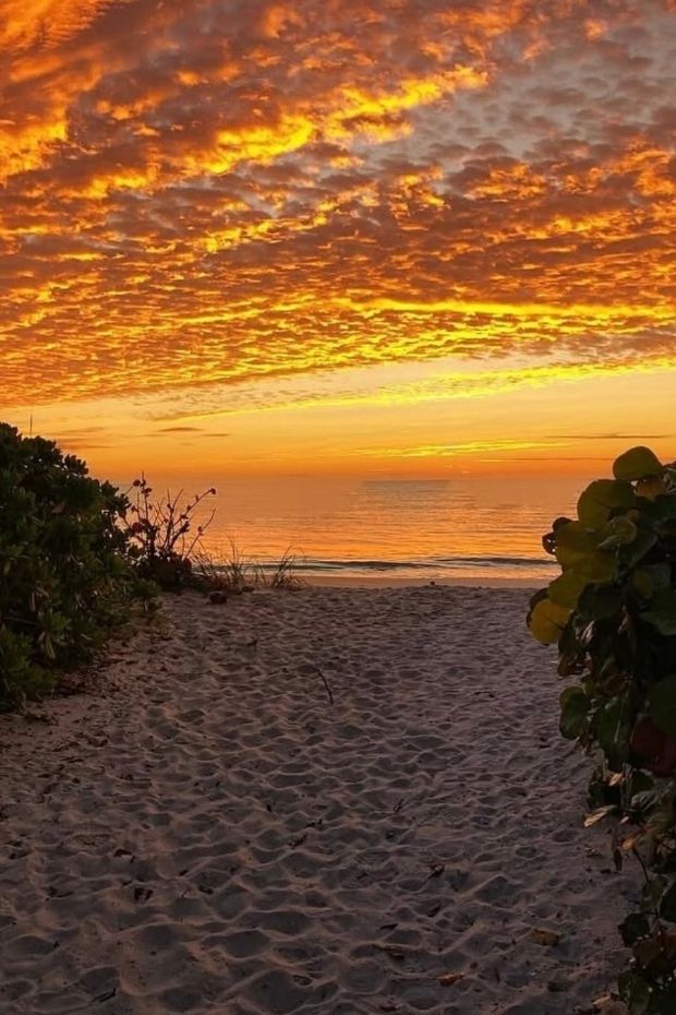 12 Reasons to Visit Seaside Florida The Perfect Coastal Town