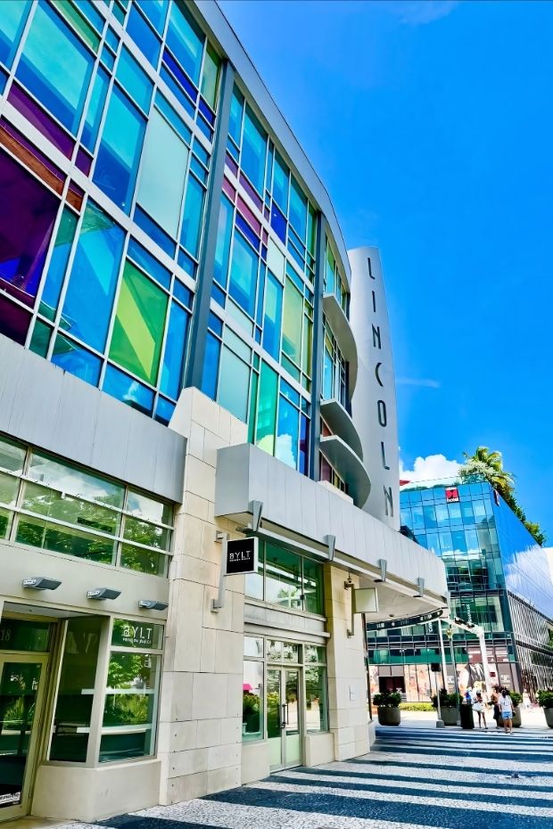 14 Top Miami Attractions With Art Deco Beaches and Latin Vibes