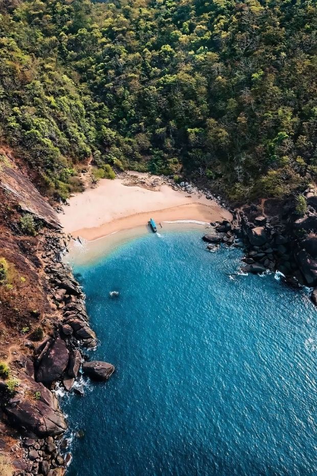 13 Best Beaches and Hidden Gems in Goa for Every Type of Traveler