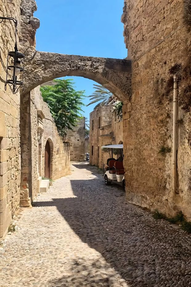 15 Breathtaking Things to Do in Greece for an Epic Mediterranean Adventure